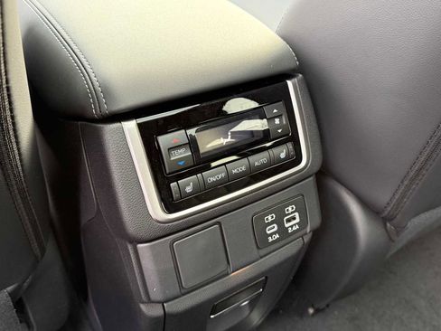 New 2026 Subaru Ascent Limited image 11