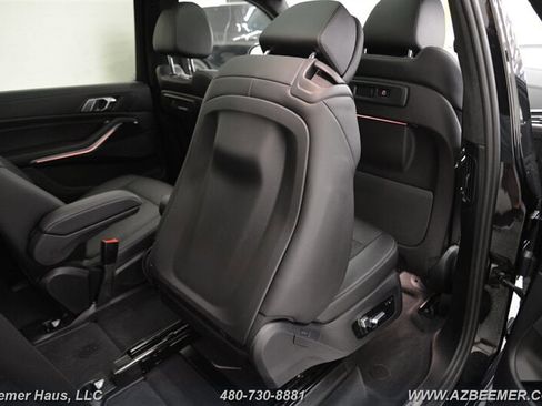 Used 2022 BMW X7 xDrive40i w/ M Sport Package image 24