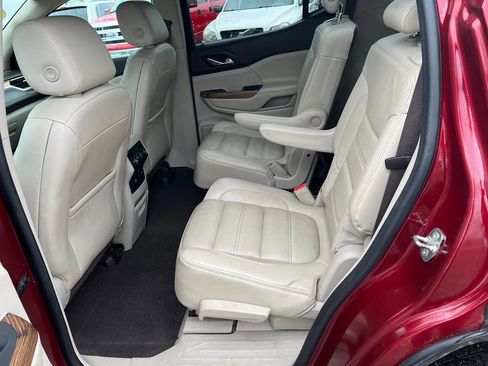 Used 2017 GMC Acadia Denali w/ Technology Package image 2