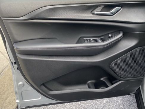 New 2025 Jeep Grand Cherokee L Altitude image 12