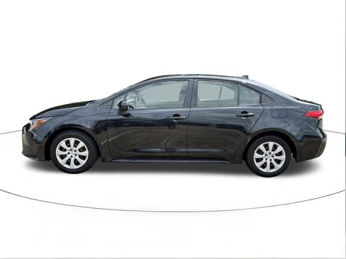 Used 2021 Toyota Corolla LE FWD image 6
