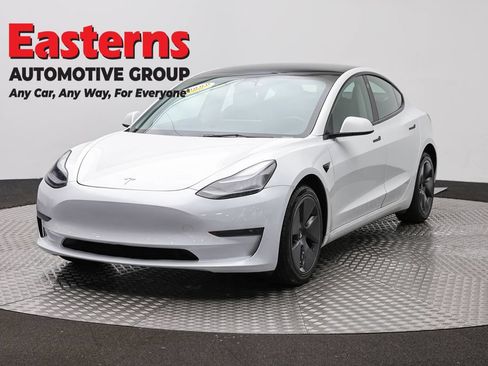 Used 2023 Tesla Model 3 Standard Range RWD image 1