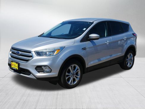 Used 2017 Ford Escape SE AWD/4WD image 3