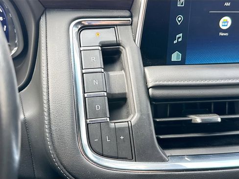 Used 2022 Chevrolet Suburban LT image 16