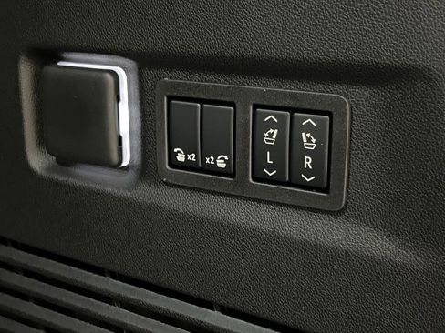 New 2026 GMC Yukon XL Elevation w/ LPO, Floor Liner Package image 33