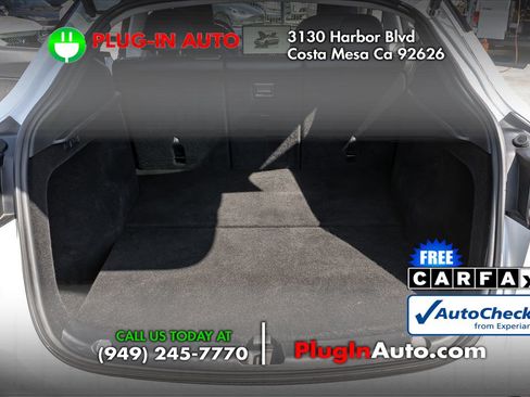 Used 2024 Tesla Model Y Long Range AWD/4WD image 12