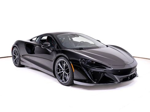 New 2026 McLaren Artura RWD image 7