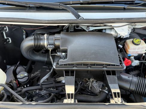 Used 2013 Freightliner Sprinter 2500 RWD image 39