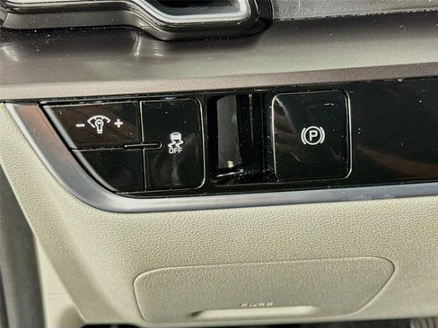 Certified 2024 Kia Sportage EX FWD image 10