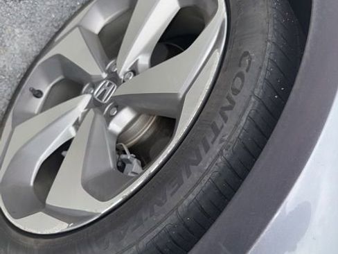 Used 2018 Honda Accord Touring image 15