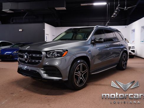 Used 2022 Mercedes-Benz GLS 450 4MATIC w/ AMG Line Exterior image 3