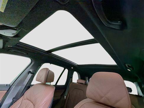 New 2026 BMW X5 xDrive40i w/ Climate Comfort Package image 15