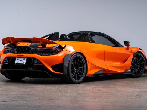 Used 2022 McLaren 765LT RWD image 10