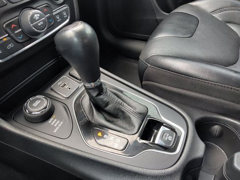 Used 2023 Jeep Cherokee Altitude Lux AWD/4WD image 26