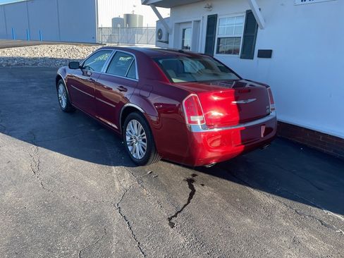 Used 2014 Chrysler 300 Base w/ Driver Convenience Group image 6