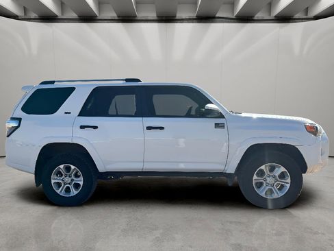 Used 2019 Toyota 4Runner SR5 image 6