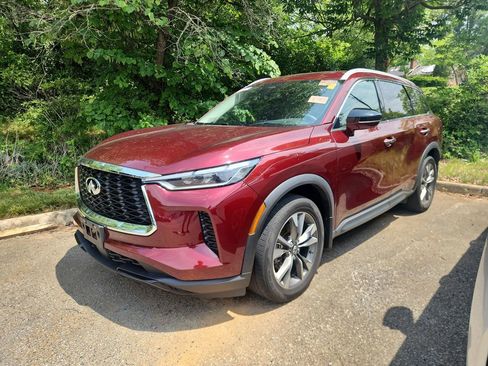 Used 2023 INFINITI QX60 Luxe w/ Vision Package AWD/4WD image 2