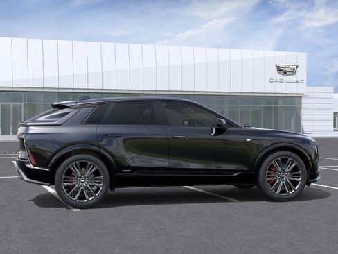 New 2026 Cadillac Lyriq V w/ Exterior Carbon Fiber Package image 5