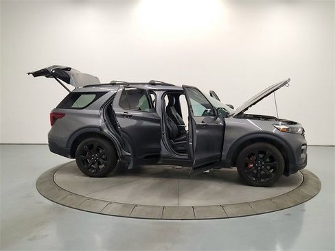 Used 2023 Ford Explorer ST w/ Technology Package image 17
