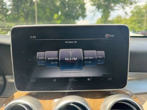 Used 2018 Mercedes-Benz GLC 300 4MATIC w/ Multimedia Package image 15