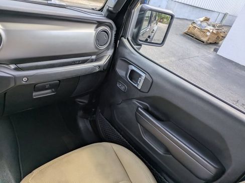 Certified 2020 Jeep Gladiator Sport w/ Quick Order Package 24S AWD/4WD image 12