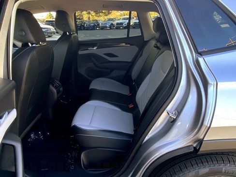 New 2026 Volkswagen Tiguan SE FWD image 31