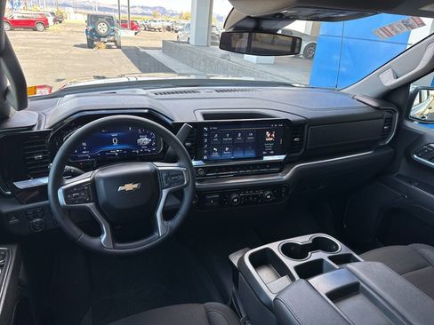 Used 2024 Chevrolet Silverado 1500 LT w/ Z71 Off-Road Package AWD/4WD image 24