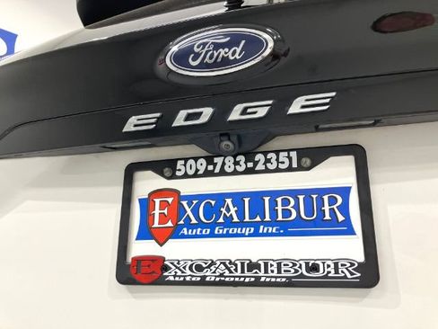 Used 2021 Ford Edge Titanium AWD/4WD image 16