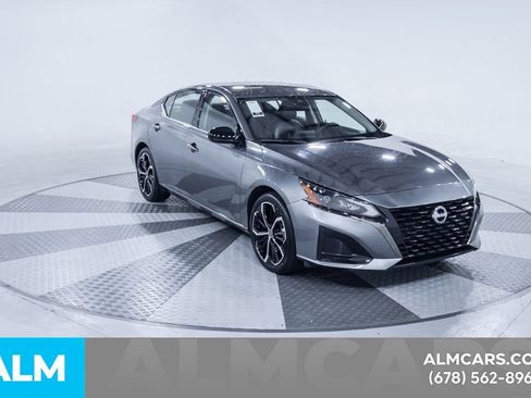 Used 2025 Nissan Altima 2.5 SR FWD image 19
