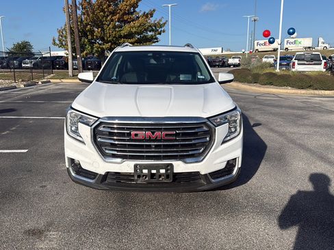 Used 2022 GMC Terrain SLT w/ Tech Package image 3