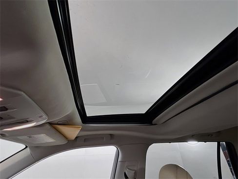 Used 2024 Toyota Highlander Limited image 21