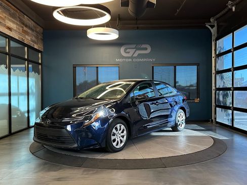 Used 2023 Toyota Corolla LE w/ Carpet Mat Package (TMS) FWD image 7