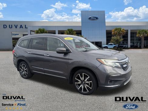 Used 2019 Honda Pilot Touring image 1