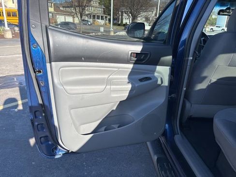 Used 2015 Toyota Tacoma 4x4 Double Cab image 17