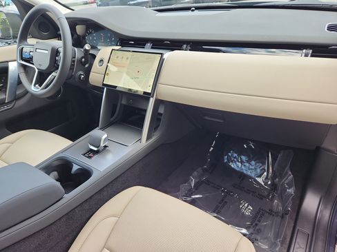 Used 2025 Land Rover Discovery Sport S image 28