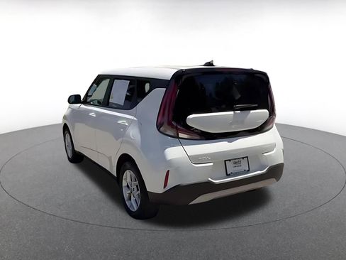 Used 2025 Kia Soul LX w/ LX Technology Package image 10
