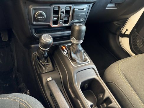 Used 2025 Jeep Wrangler Unlimited Sport AWD/4WD image 40