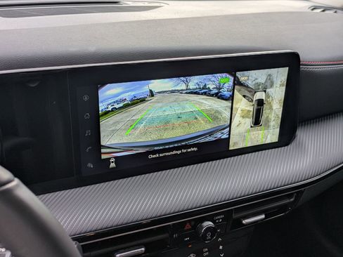 Certified 2025 Nissan Kicks SR image 19