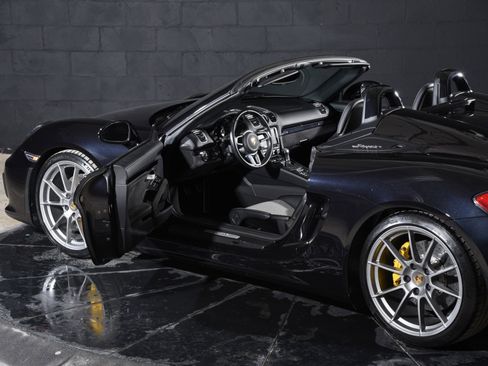Used 2016 Porsche Boxster Spyder RWD image 16