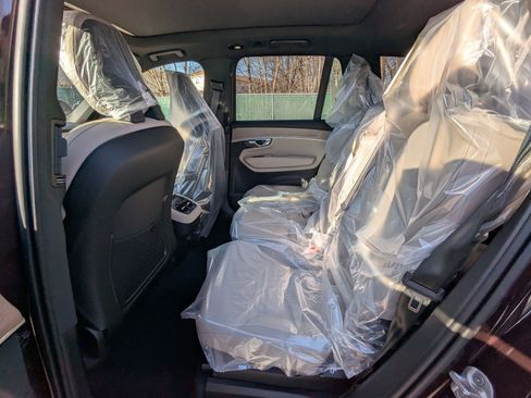 New 2026 Volvo XC90 B6 Plus w/ Protection Package Premier image 19