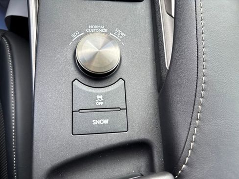 Used 2018 Lexus IS 350 image 24