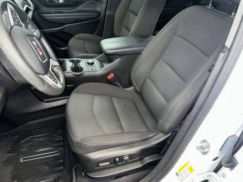 Certified 2023 GMC Terrain SLE w/ Driver Convenience Package image 2