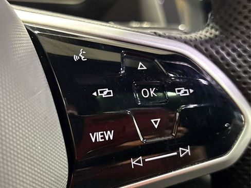 Used 2022 Volkswagen Tiguan SE R-Line image 27