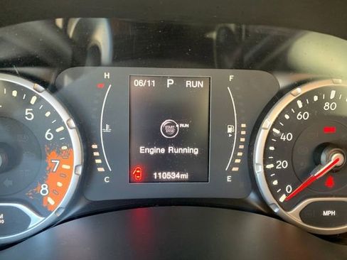 Used 2016 Jeep Renegade Latitude w/ Cold Weather Group AWD/4WD image 31