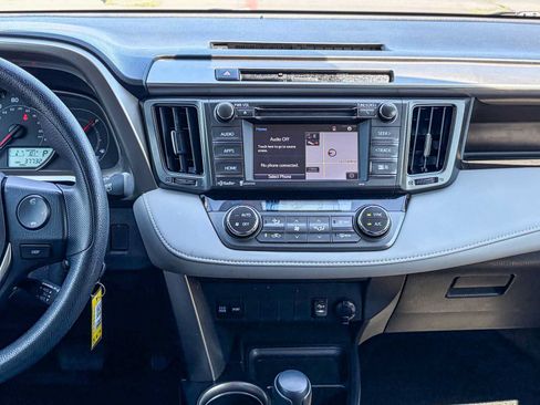 Used 2015 Toyota RAV4 XLE AWD/4WD image 12