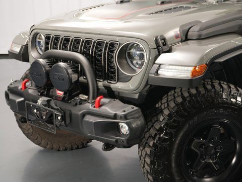 Used 2021 Jeep Gladiator Rubicon AWD/4WD image 4