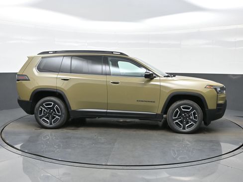 New 2026 Jeep Cherokee Laredo image 7