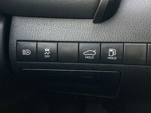 Used 2022 Toyota Camry SE w/ Convenience Package image 13