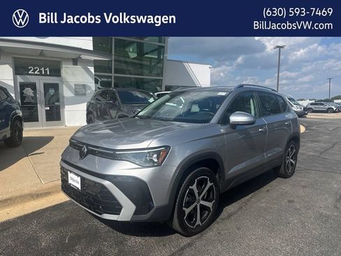 Used 2026 Volkswagen Taos SEL AWD/4WD image 1