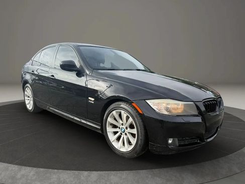 Used 2011 BMW 328i xDrive Sedan AWD/4WD image 3